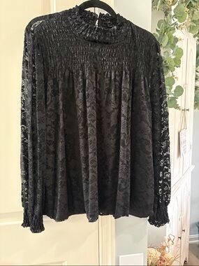 Cable & Gauge Black Lace Smocked-Neck Long Sleeve Blouse